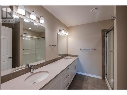 3388 Skaha Lake Road Unit# 606, Penticton, BC - Indoor Photo Showing Bathroom