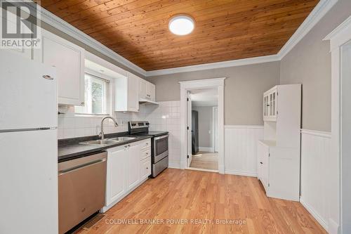 714 Cheapside Street, London, ON - Indoor Photo Showing Kitchen With Double Sink