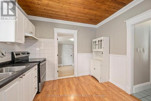 714 Cheapside Street, London, ON - Indoor Photo Showing Kitchen With Double Sink