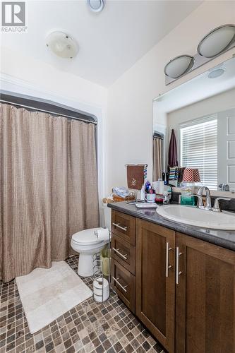 4 Lotus Street, St. John'S, NL - Indoor Photo Showing Bathroom