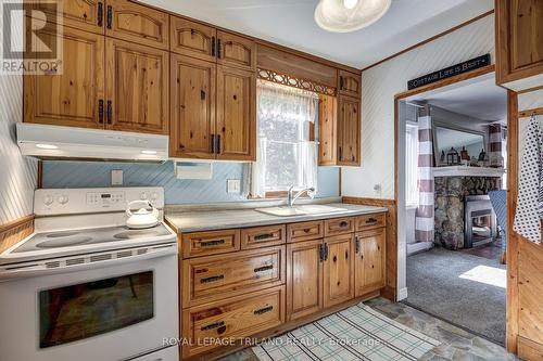 7372 Coyne Road, Dutton/Dunwich, ON - Indoor Photo Showing Kitchen