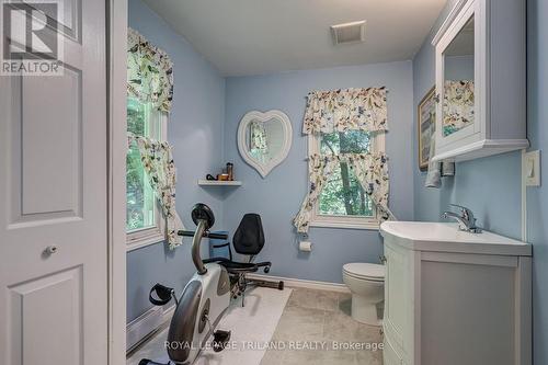 7372 Coyne Road, Dutton/Dunwich, ON - Indoor Photo Showing Bathroom