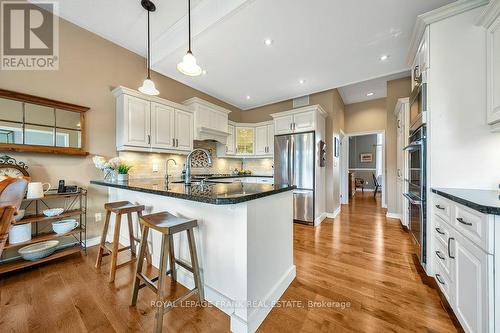 11 Cawkers Cove Road, Scugog (Port Perry), ON - Indoor Photo Showing Kitchen With Upgraded Kitchen