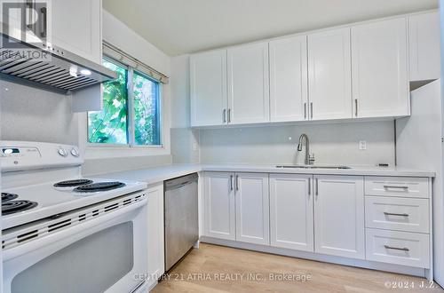 36 Song Meadoway, Toronto (Hillcrest Village), ON - Indoor Photo Showing Kitchen