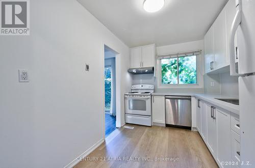 36 Song Meadoway, Toronto (Hillcrest Village), ON - Indoor Photo Showing Kitchen