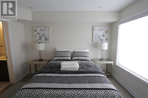 11 Ingersoll Lane, Richmond Hill, ON - Indoor Photo Showing Bedroom