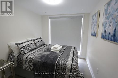 11 Ingersoll Lane, Richmond Hill, ON - Indoor Photo Showing Bedroom