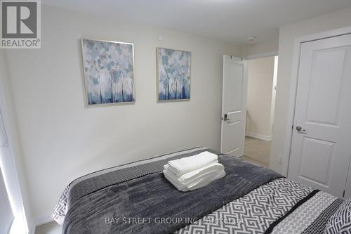 11 Ingersoll Lane, Richmond Hill, ON - Indoor Photo Showing Bedroom