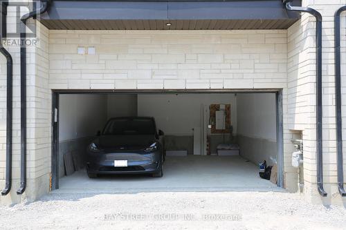 11 Ingersoll Lane, Richmond Hill, ON -  Photo Showing Garage