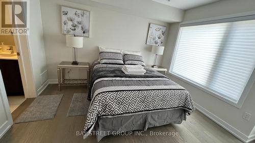 11 Ingersoll Lane, Richmond Hill, ON - Indoor Photo Showing Bedroom