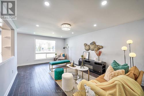 18 Shaw Crescent, Barrie (Letitia Heights), ON - Indoor Photo Showing Living Room