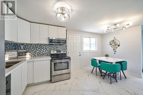 18 Shaw Crescent, Barrie, ON - Indoor Photo Showing Kitchen With Stainless Steel Kitchen With Upgraded Kitchen