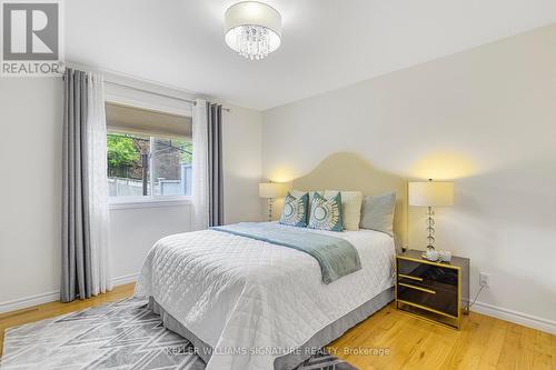 21 Logan Court, Barrie (Holly), ON - Indoor Photo Showing Bedroom