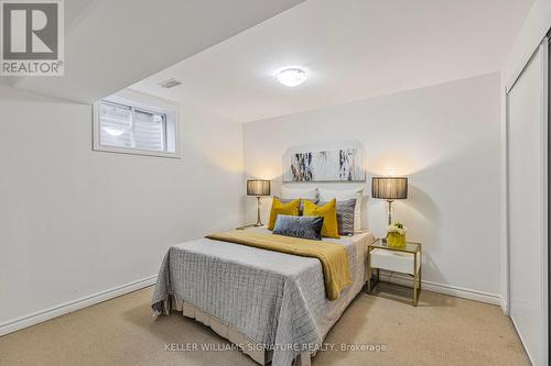 21 Logan Court, Barrie (Holly), ON - Indoor Photo Showing Bedroom