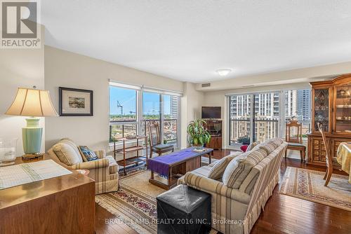 905 - 350 Princess Royal Drive, Mississauga (City Centre), ON - Indoor Photo Showing Living Room