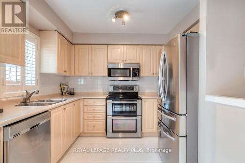 57 - 45 Bella Vista Way, Toronto (Downsview-Roding-Cfb), ON - Indoor Photo Showing Kitchen With Stainless Steel Kitchen With Double Sink