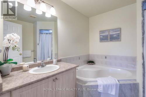 57 - 45 Bella Vista Way, Toronto (Downsview-Roding-Cfb), ON - Indoor Photo Showing Bathroom