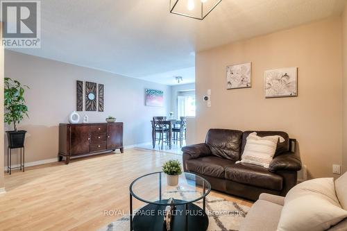 57 - 45 Bella Vista Way, Toronto (Downsview-Roding-Cfb), ON - Indoor Photo Showing Living Room