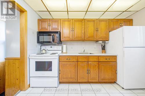 16 Langstone Crescent, Halton Hills, ON - Indoor Photo Showing Kitchen