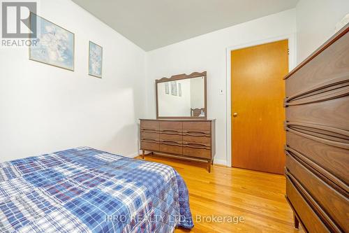 16 Langstone Crescent, Halton Hills, ON - Indoor Photo Showing Bedroom