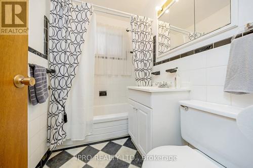 16 Langstone Crescent, Halton Hills, ON - Indoor Photo Showing Bathroom