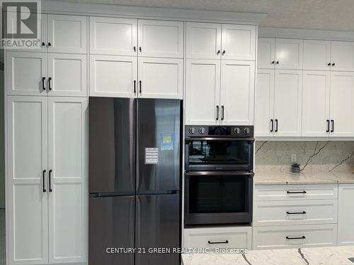 352 Chokecherry Crescent, Waterloo, ON - Indoor Photo Showing Kitchen