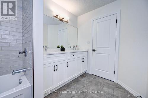 352 Chokecherry Crescent, Waterloo, ON - Indoor Photo Showing Bathroom