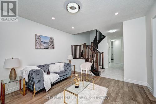 352 Chokecherry Crescent, Waterloo, ON - Indoor Photo Showing Living Room