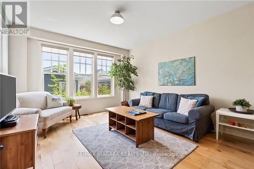 63 Brock Street, Niagara-On-The-Lake, ON - Indoor Photo Showing Living Room