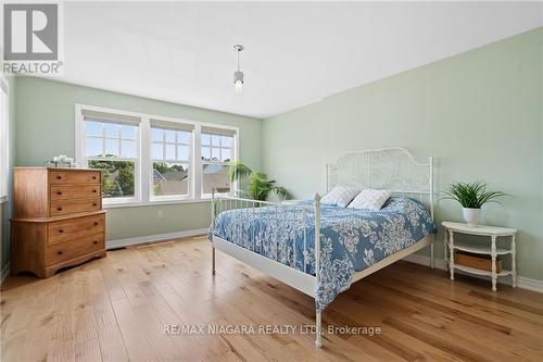 63 Brock Street, Niagara-On-The-Lake, ON - Indoor Photo Showing Bedroom