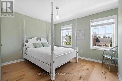 63 Brock Street, Niagara-On-The-Lake, ON - Indoor Photo Showing Bedroom