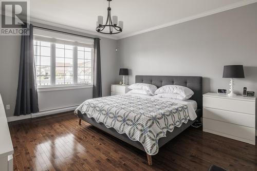 8 Dauntless Street, St. John'S, NL - Indoor Photo Showing Bedroom