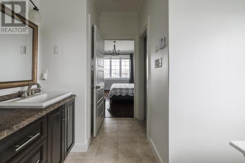 8 Dauntless Street, St. John'S, NL - Indoor Photo Showing Bathroom