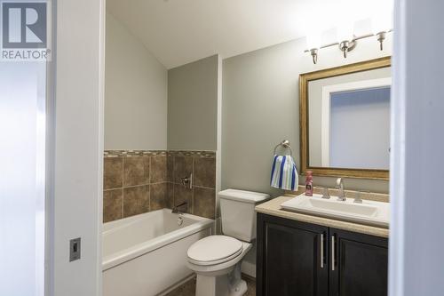 8 Dauntless Street, St. John'S, NL - Indoor Photo Showing Bathroom