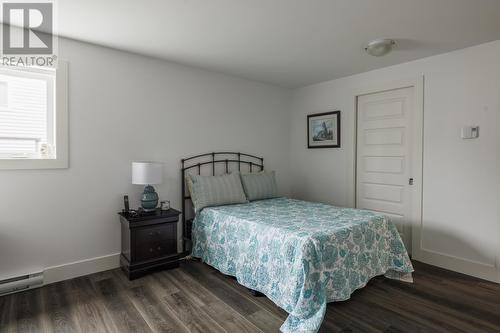 8 Dauntless Street, St. John'S, NL - Indoor Photo Showing Bedroom