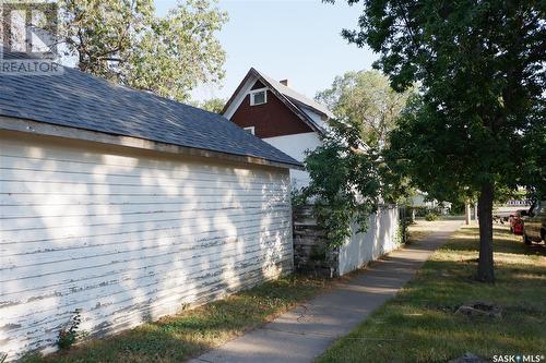 113 2Nd Avenue W, Mossbank, SK - Outdoor