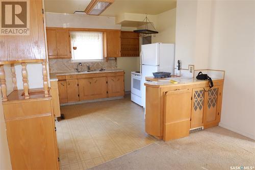 113 2Nd Avenue W, Mossbank, SK - Indoor Photo Showing Kitchen