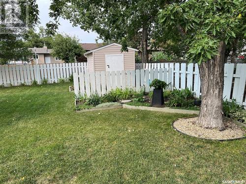 740 Rick Smith Crescent, Weyburn, SK - Outdoor