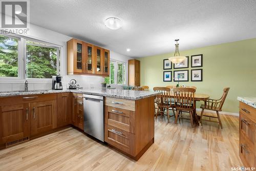 236 Lockwood Road, Regina, SK - Indoor Photo Showing Kitchen