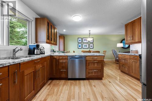 236 Lockwood Road, Regina, SK - Indoor Photo Showing Kitchen With Double Sink