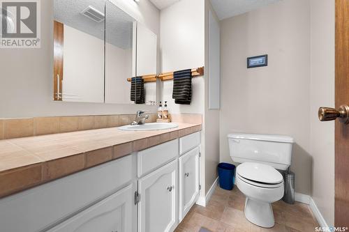 236 Lockwood Road, Regina, SK - Indoor Photo Showing Bathroom