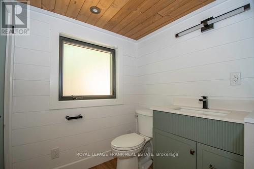 119 Fire Route 242, Galway-Cavendish And Harvey, ON - Indoor Photo Showing Bathroom