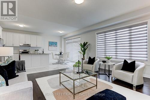 37 Bill Guy Drive, Georgina (Keswick South), ON - Indoor Photo Showing Living Room