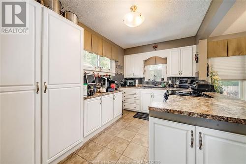 11 Ontario Street, Leamington, ON - Indoor Photo Showing Kitchen