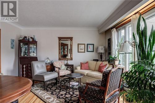 344 Wellington Heights, Greater Sudbury, ON - Indoor Photo Showing Living Room