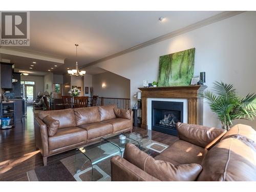 1542 Golf Ridge Drive, Kamloops, BC - Indoor Photo Showing Living Room With Fireplace