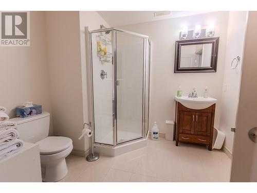 1542 Golf Ridge Drive, Kamloops, BC - Indoor Photo Showing Bathroom