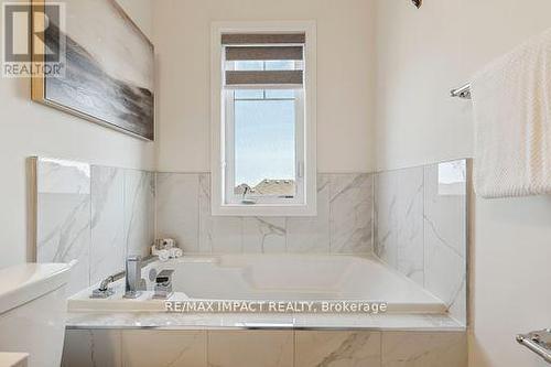 75 Bavin Street, Clarington (Bowmanville), ON - Indoor Photo Showing Bathroom