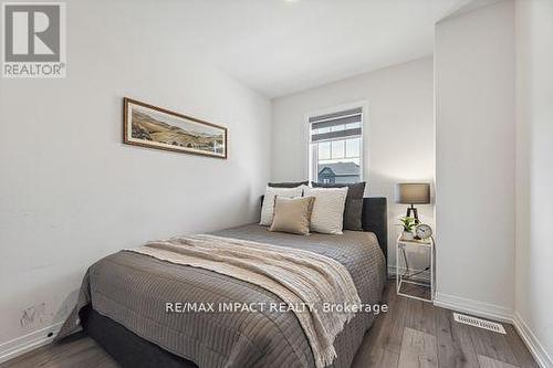 75 Bavin Street, Clarington (Bowmanville), ON - Indoor Photo Showing Bedroom