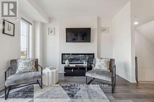 75 Bavin Street, Clarington (Bowmanville), ON - Indoor Photo Showing Living Room